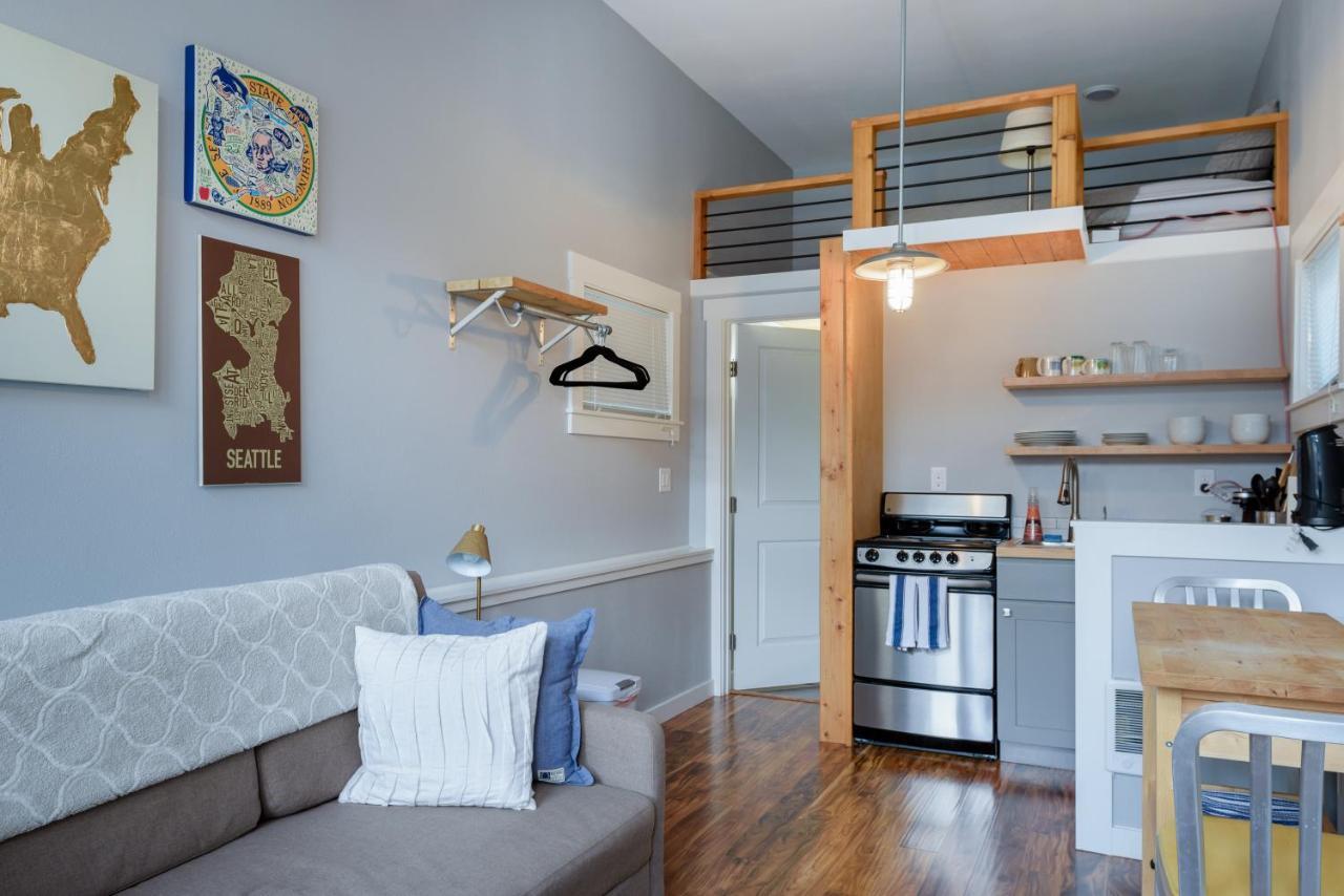 Tiny House By Kabino Mini Modern Tiny Home Heart Of Green Lake Pet Friendly Wifi Loft Up Ladder Plus Sleeper Sofa Seattle Exterior photo